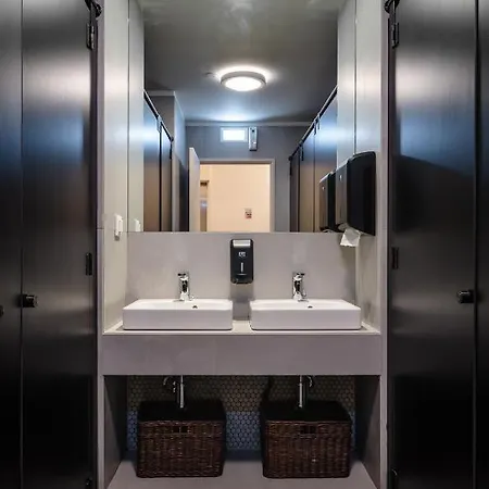 We Hate F Tourists Hostel Lisbon