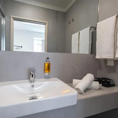 Vandrerhjem We Hate F Tourists *