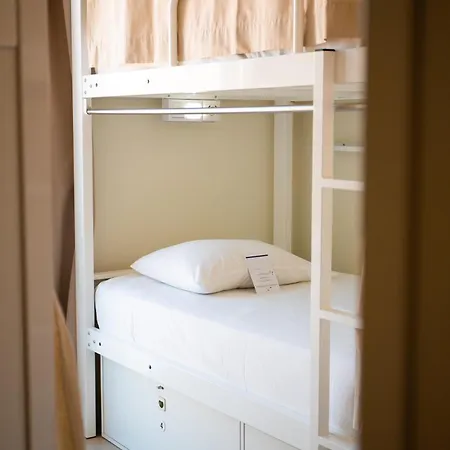 Vandrerhjem We Hate F Tourists