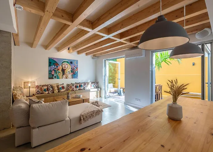 We Hate F Tourists * Lisboa